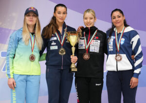 フェンシング江村美咲、サーブルW杯で銅メダル獲得