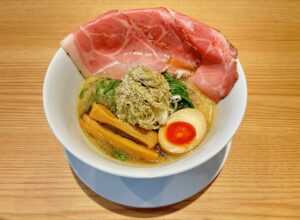 「人類みな麺類」プロデュース、ユーグレナの藻類使用の新ラーメン店が大阪に登場
