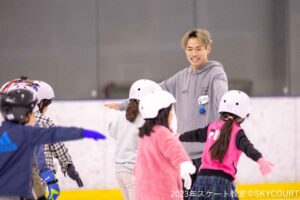 高橋大輔氏らが指導、横浜で小学生スケート教室開催