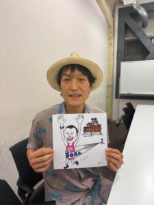 福知山マラソンTシャツを千原ジュニアが描き下ろし、モデルはせいじ