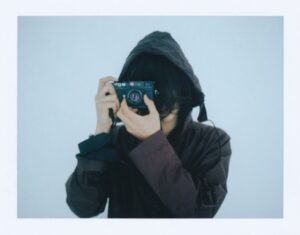 嶌村吉祥丸初の写真集発売記念展「what is good？」、渋谷PARCOで開催