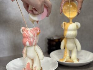 大阪難波で食べられるベアアートを体験、新感覚アートカフェ「A.A.A. | THREE」