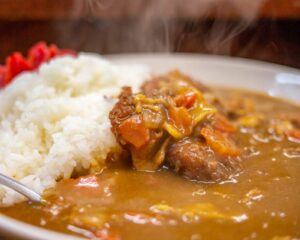 カレー物価5カ月連続最高値、コメ高騰で360円に