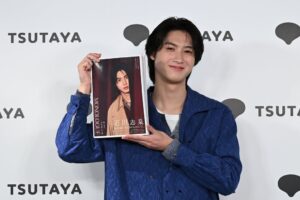 石川志泉が初の写真集発売記念イベントに登場 撮影秘話や今後の抱負を語る