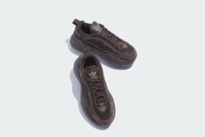 ZOZOTOWN アディダスOZGAIA Wコラボモデルを9月11日より予約販売へ