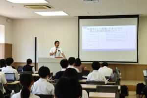 オーナーが宇都宮短大附高で起業論講座を開催 約40名がプラン発表