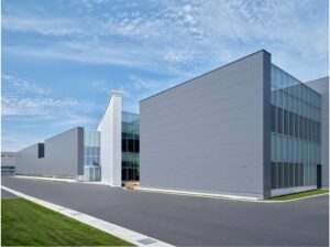 小松ウオール工業 加賀工場2号棟が竣工 2027年5月に本格操業開始へ