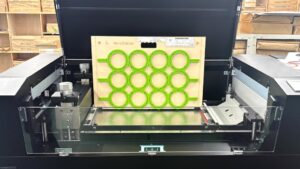 プリントフェスタ、型抜きランドにデジタルダイカッターAeroDieCutを導入