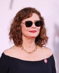スーザン・サランドンが第83回ヴェネチア国際映画祭でブルガリのアイウェアを着用