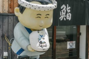 ANGLEとタキコウ縫製、岡崎の日常風景をモチーフにした街のビーズクッション発売へ