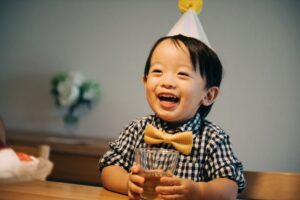 子どもの誕生日プレゼント、祖父母や親戚も贈る家庭が約7割 アクトインディ調査