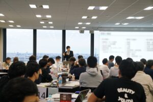 アチーブメントが戦略的経営計画セミナー14期を開催 経営者ら100名が参加