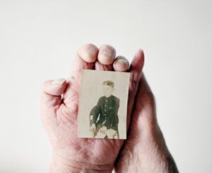 米国際写真コンテストIPAで朝日新聞社の田辺拓也記者が部門最優秀賞を受賞