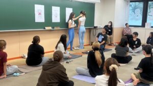 YumiCoreBodyが専門学校生向けに美姿勢とセルフケアの体験レッスンを提供