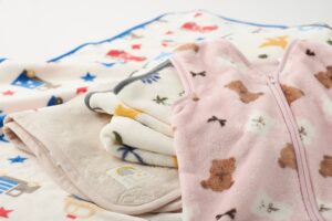 西松屋、かるふわブランケットとミニスリーパーの2026年新デザインを発売