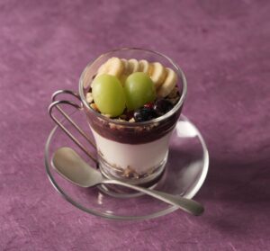 ドトール珈琲農園・ドトール珈琲店で秋のアサイーヨーグルトを9月10日より販売へ