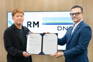 DNVがLRMに日本国内初となるAIマネジメントシステム規格の認証を授与