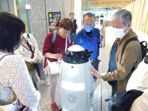 豊島区が東京23区初となるAI見守りシステムと自律移動型警備ロボットの実証実験を開始