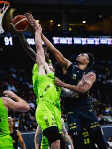 群馬クレインサンダーズが98-81でレバンガ北海道に勝利