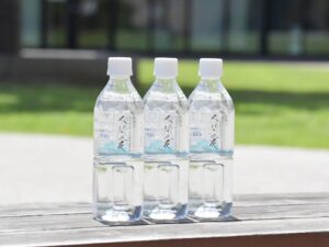 文教大学学園が創立100周年を記念し文教水を人間愛ラベルへリニューアル