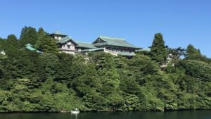 箱根の龍宮殿本館で国登録有形文化財の歴史を伝えるオリジナル紙芝居を上演へ