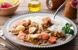 2026年7月のカレーライス物価は1食349円 11カ月ぶり350円下回る
