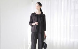 洋服の青山、葬儀の多様化に対応した気軽に着用できるフォーマルを限定店舗等で発売へ