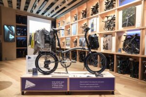 Bromptonとand wanderがコラボ限定発売へ レセプションを開催