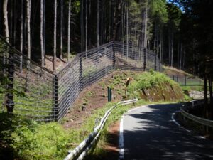ベルテクスの落石防護柵ループフェンス、建設技術審査証明を国内初取得