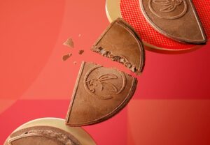 鎌倉五郎本店、初のショコラ味となる鎌倉ショコラ半月を9月18日から秋冬限定発売へ