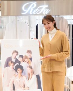 ReFa VITALWEARが関西初の限定店を阪急うめだ本店で開催 紅ゆずるさん登壇