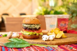 バーガーテラス大宮店、和牛スピナッチ&マッシュルームバーガーを9月16日発売へ