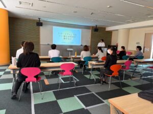 タートルがはちどりで企業向け初のスマホ撮影研修を実施