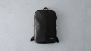 HOLICC、バックパックOneに新素材Limova×ブラック追加 9月14日発売へ