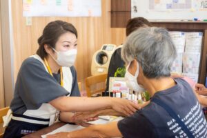 介護美容研究所、さいたま市のカフェで敬老の日に介護美容体験会を開催へ