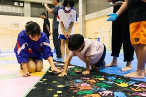 山梨県韮崎市で制作のキッズゲルニカが完成 10月11日の市制祭で披露へ