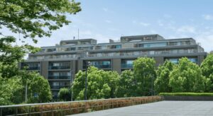 相互住宅が賃貸マンションのフレンシア外苑西で共用部と住戸のリノベーションを開始