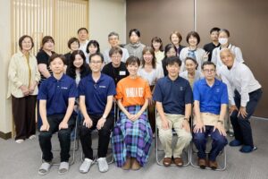 私の書道学校と東洋額装が表装ワークショップを開催 生徒23名が伝統技術を体験