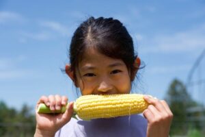 「AI副校長」のサポートのもと、学生・職員が手塩にかけて育てた高原野菜を直売所で販売中！【八ヶ岳農業大学校】