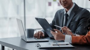 マガジンドライブ、中小企業向けに経営者保証の解除支援サービスを2026年4月に開始へ