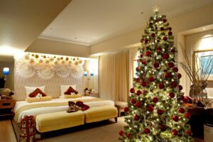 ホテルオークラ東京ベイ、クリスマス限定デコレーションルーム2種を11月から販売へ