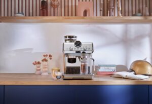 デロンギ、グラインダー付きエスプレッソマシンを2026年10月1日発売へ