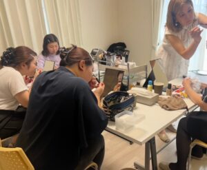 日本ヘルスメイト、手持ちコスメを活用する体験型メイクレッスンを開催
