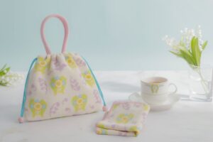 万平ホテル、FEILERと初のコラボ巾着 万平レトロすずらん 手付き巾着発売へ