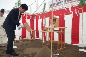 富岡町で富岡第二産業団地整備の安全祈願祭を実施 山本町長らが鍬入れ