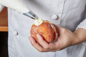 梅田のファクトリーカフェで生ドーナツとベーグルの食べ放題フェアが9月19日より開催へ