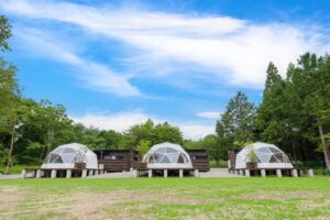 山梨のグランピングマイディアが開業2周年 宿泊割引やぶどうプレゼントを実施