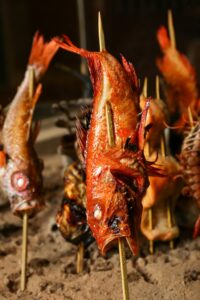 あべのハルカス近くの炉端と海鮮 炭火劇場 天王寺店 五感で楽しむ食体験を提案