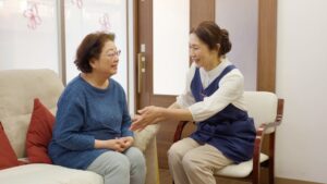 パソナライフケア、高齢者の見守りと家事支援の新プランを9月24日より開始へ