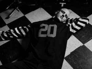 WILDSIDE YOHJI YAMAMOTOが新作カットソーを発売へ
